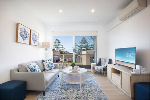 MadeComfy Trendy Apartment On Dee Why Beach - Accommodation Mermaid Beach 0