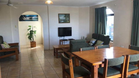 Madrid Unit 5 - Accommodation Mermaid Beach 3