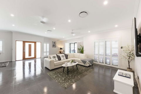 Magic On MacArthur - Accommodation Mermaid Beach 1