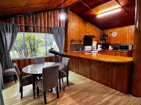 Mannland Cottage Retreat - Accommodation Mermaid Beach 1