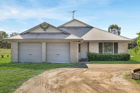 Madigan Cottages - The Homestead - Accommodation Mermaid Beach 2
