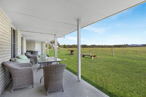 Madigan Cottages - The Homestead - Accommodation Mermaid Beach 0