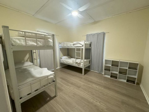 Massive 3 Bedroom Home With Backyard - Accommodation Mermaid Beach 0