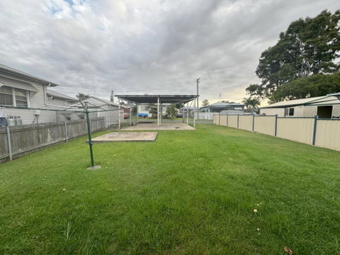 Massive 3 Bedroom Home With Backyard - Accommodation Mermaid Beach 2