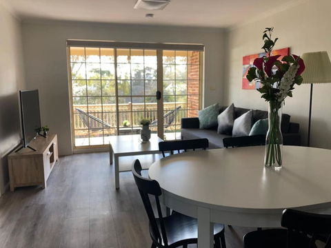 Modern 2BR Apartment With Parking - Accommodation Mermaid Beach 0