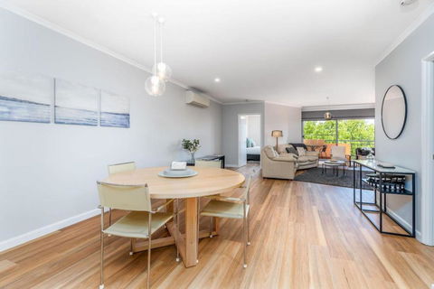 Modern And Homely 2BR Burke Crescent Apartment - Accommodation Mermaid Beach 1