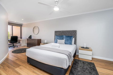 Modern And Homely 2BR Burke Crescent Apartment - Accommodation Mermaid Beach 2