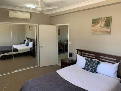 Modern Beach Apartment - Accommodation Mermaid Beach 3