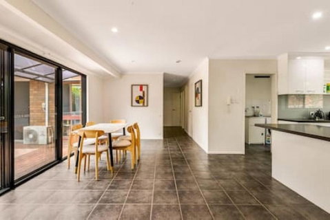 Modern Comfort Retreat 4Bed Cozy Haven W Pool - Accommodation Mermaid Beach 0