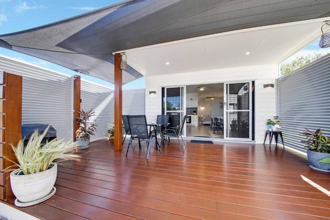 Modern Luxury Studio Apartment - Accommodation Mermaid Beach 3
