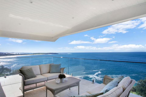 Monash Beach House - Oceanfront - Accommodation Mermaid Beach 0