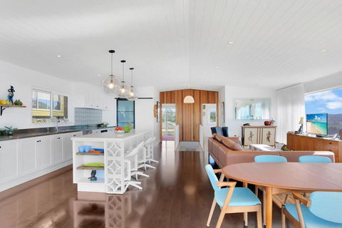 Monash Beach House - Oceanfront - Accommodation Mermaid Beach 1