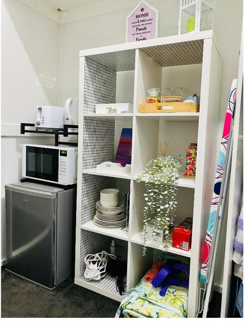 Modern Private Room With Ensuite - Accommodation Mermaid Beach 3