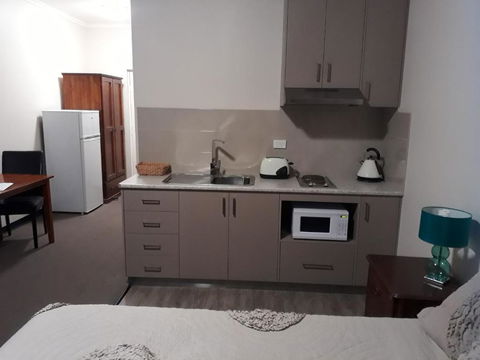 Moe Motor Inn - Contactless 24 Hour Checkinn Available - Accommodation Mermaid Beach 3