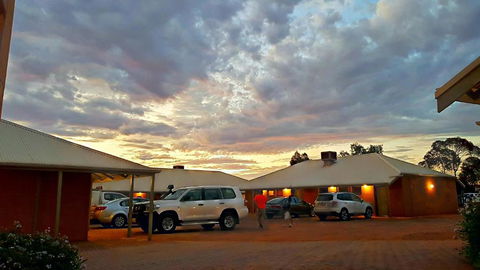 Mud Hut Motel - Accommodation Mermaid Beach 1