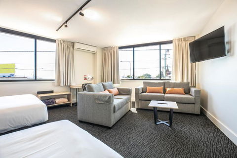 Nightcap At Chardons Corner Hotel - Accommodation Mermaid Beach 1