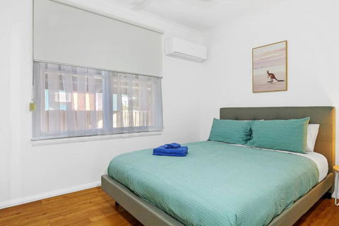 Nth Central 3BR - Split Systems Throughout & Wifi - Accommodation Mermaid Beach 1