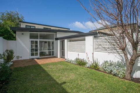 NOR214 - Northstead Coastal Charm - Accommodation Mermaid Beach 2