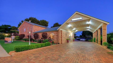 North Parkes Motel - Accommodation Mermaid Beach 0