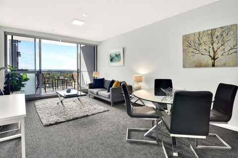 North Sydney Large Two Bedroom MIL2302 - Accommodation Mermaid Beach 0