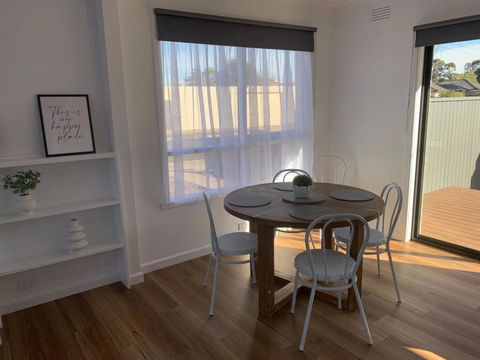 Nth Central 4BR Reno W WiFi - Accommodation Mermaid Beach 2