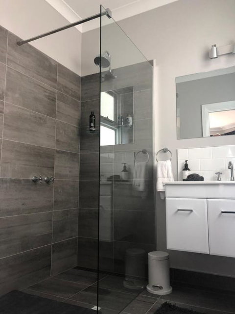 Number 10 -King Bed With Breakfast - Accommodation Mermaid Beach 1