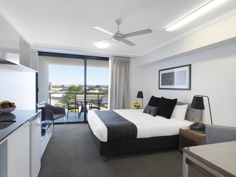 Oaks Mackay Carlyle Suites - Accommodation Mermaid Beach 1