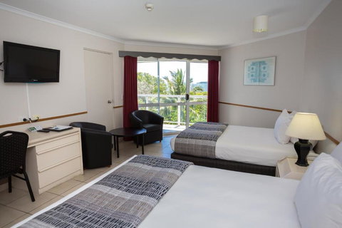 Ocean International Hotel - Accommodation Mermaid Beach 2