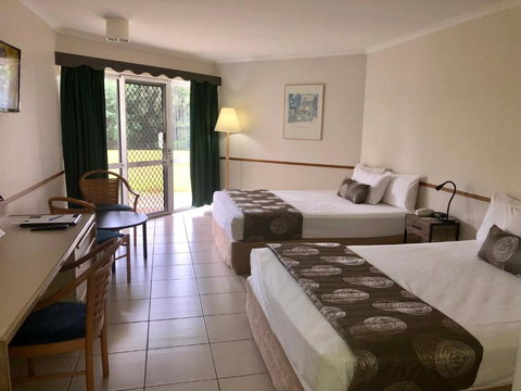Ocean International Hotel - Accommodation Mermaid Beach 1