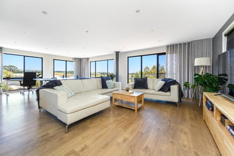 Ocean & Country Views, Spa, Pets Welcome, Fireplace - Your Ocean Oasis 10 Minutes To Phillip Island - Accommodation Mermaid Beach 1