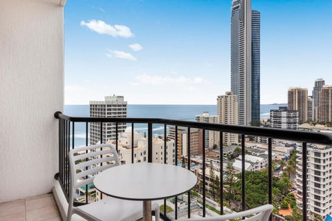 Ocean-View Studio Near Beach With Rooftop Jacuzzis - Accommodation Mermaid Beach 0