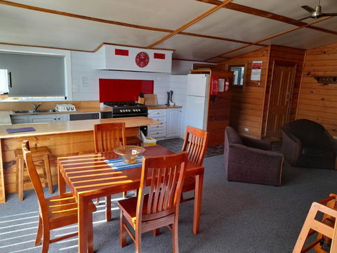 Old School Rocky Cape Guesthouse - Accommodation Mermaid Beach 3