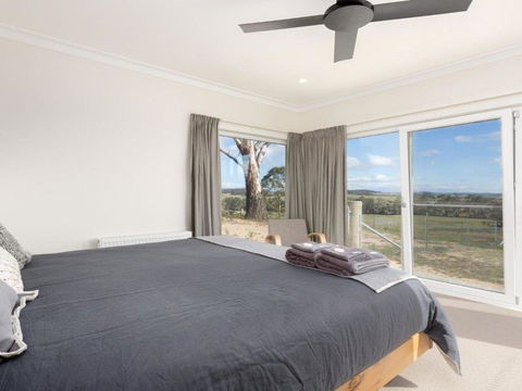 On A Hill - Accommodation Mermaid Beach 3