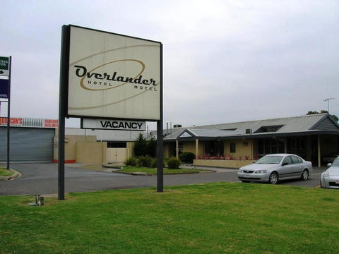 Overlander Hotel Motel - Accommodation Mermaid Beach 1