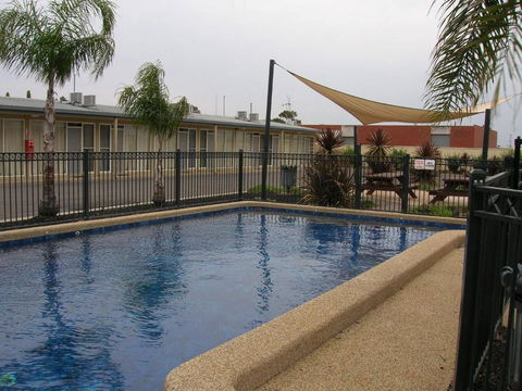 Overlander Hotel Motel - Accommodation Mermaid Beach 0