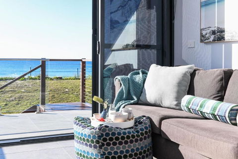 Pacific Dawn On The Beach One - Accommodation Mermaid Beach 1