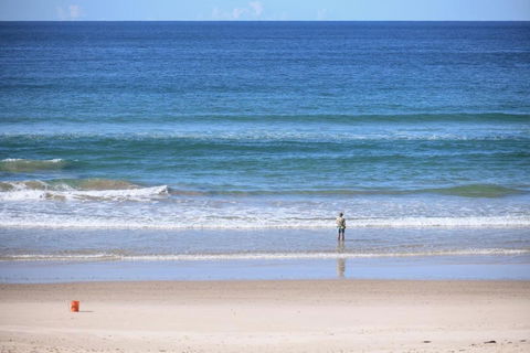 Pacific Dawn On The Beach One - Accommodation Mermaid Beach 2