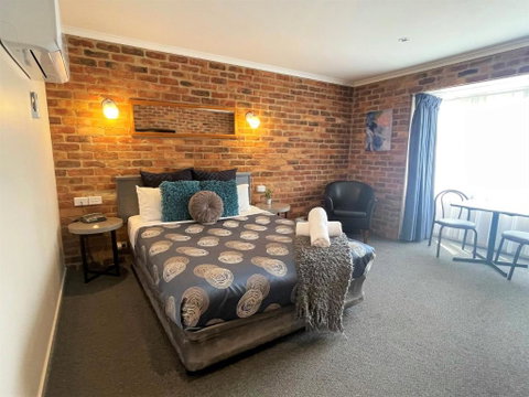 Paddlewheel Motel - Accommodation Mermaid Beach 1