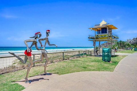 PALMA - Couples Beach Shack! - Accommodation Mermaid Beach 3