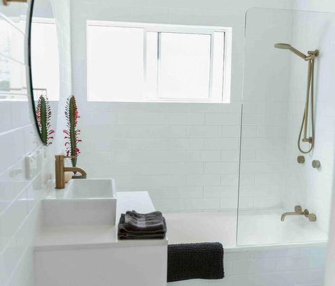 Paradise 31 - Pink Oasis In The Heart Of The GC - Accommodation Mermaid Beach 3