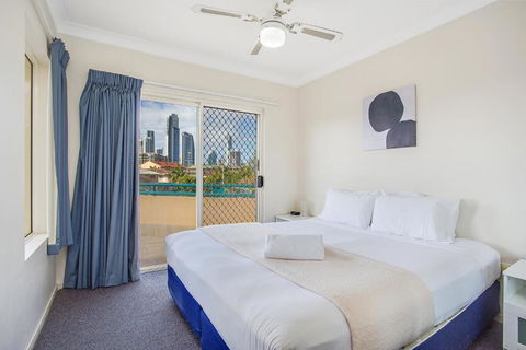 Paradise Isles - Accommodation Mermaid Beach 2