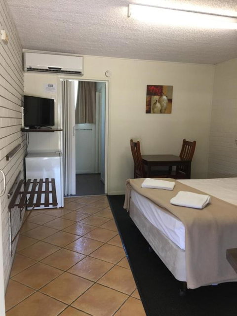 Paradise Motel - Accommodation Mermaid Beach 1