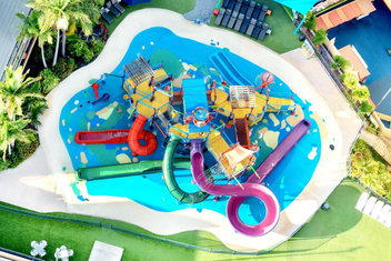 Paradise Resort Gold Coast with Accommodation Mermaid Beach