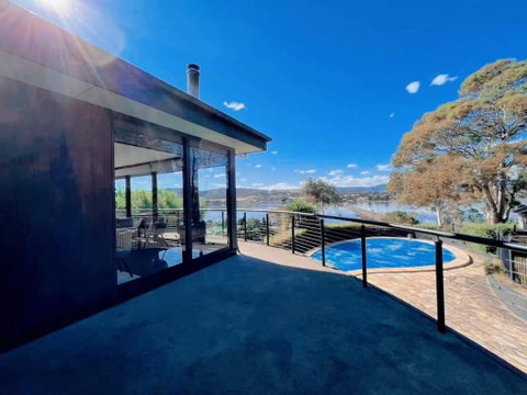Peaceful House With Great Ocean & Mountain View - Accommodation Mermaid Beach 1