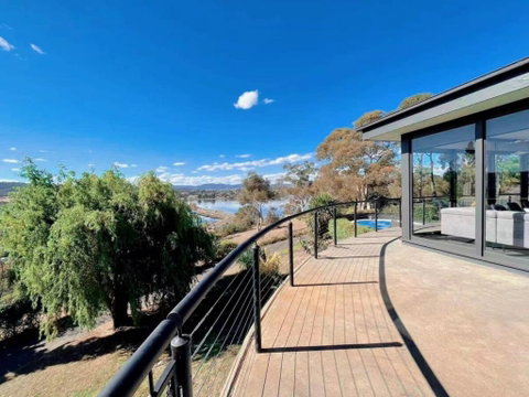 Peaceful House With Great Ocean & Mountain View - Accommodation Mermaid Beach 3