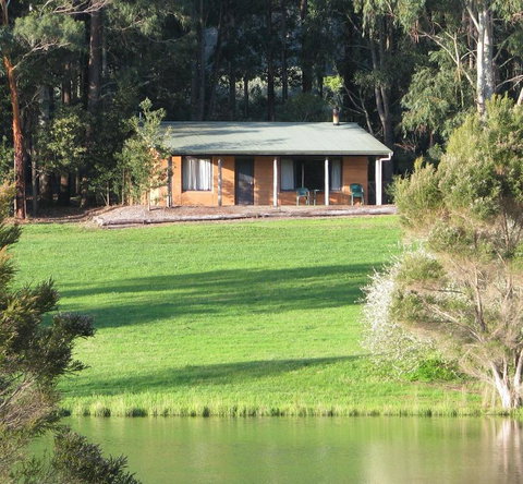 Pemberton Lake View Chalets - Accommodation Mermaid Beach 0