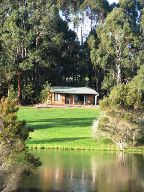 Pemberton Lake View Chalets - Accommodation Mermaid Beach 2