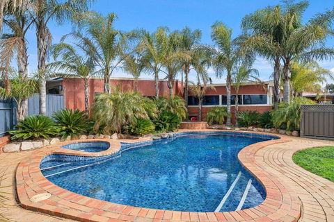 Peppermill Inn Motel - Accommodation Mermaid Beach 0
