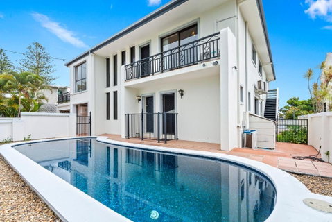 Perfect Waterfront Escape In Surfers Paradise - Accommodation Mermaid Beach 3