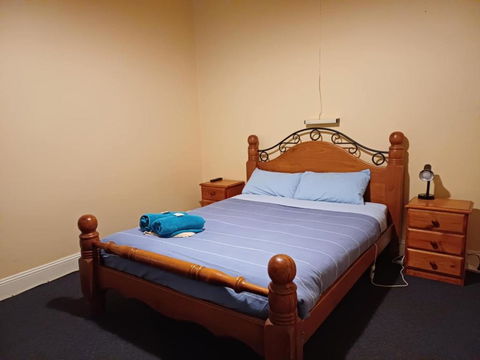 PETERBOROUGH HOTEL - Accommodation Mermaid Beach 3